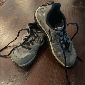 Altra Kids size 1 Lone Peak Trail Runners. GUC!